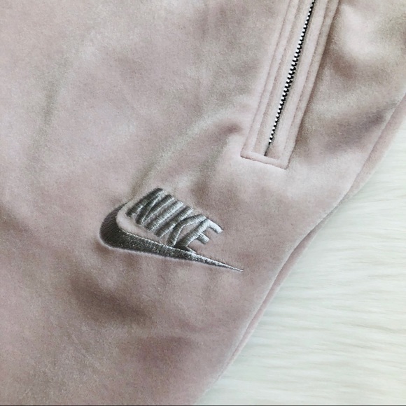 Nike light pink velour sweatpants - MEDIUM - Picture 4 of 5